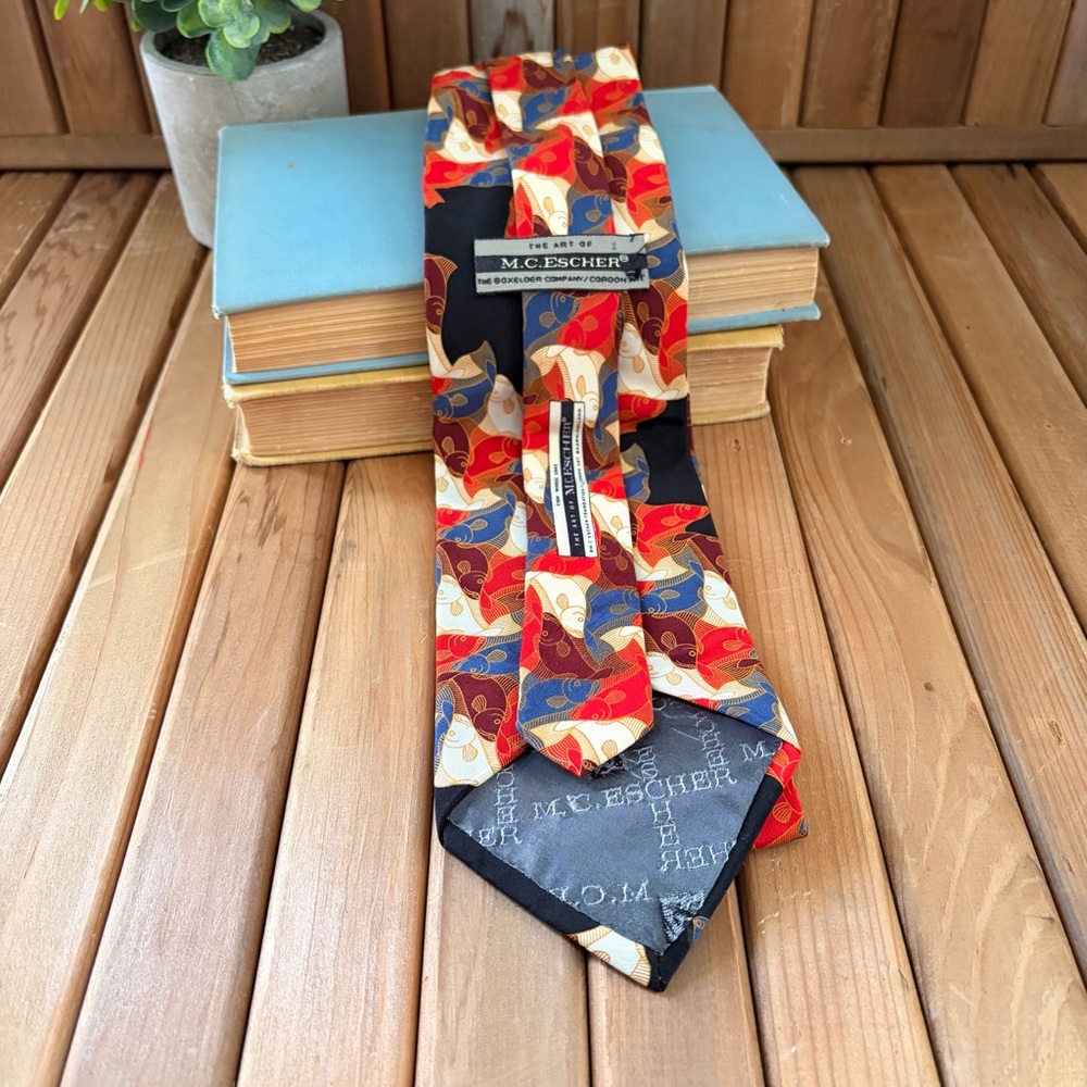 M.C. Escher Tessellation Fish Silk Tie Art Museum Graphic Novelty - Picture 3 of 5